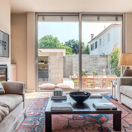 Liiiving In - Foz Garden House *