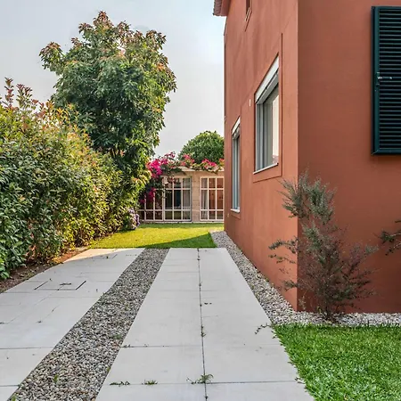 Liiiving In - Foz Garden House *