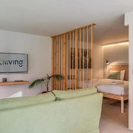Liiiving In - Foz Garden House *
