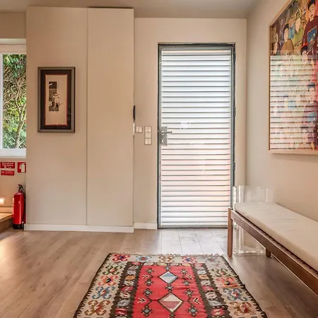 Liiiving In - Foz Garden House *