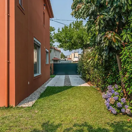 Liiiving In - Foz Garden House