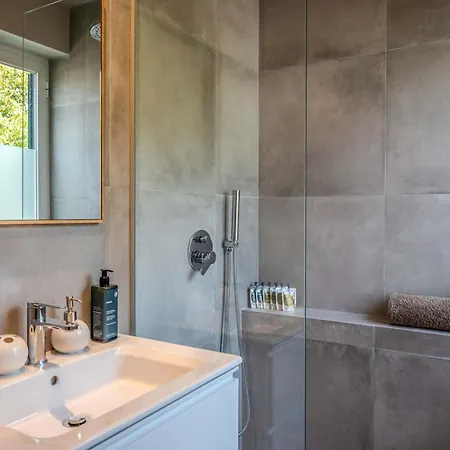 Feriehus Liiiving In - Foz Garden House Porto