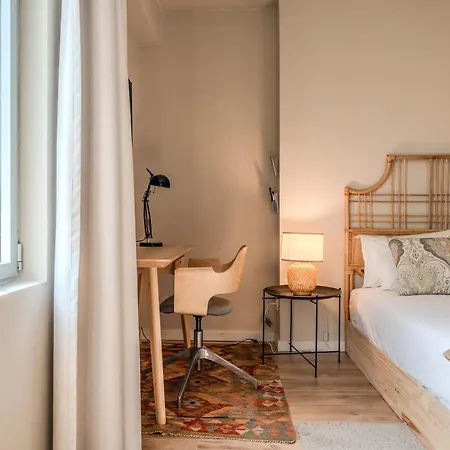 Liiiving In - Foz Garden House Feriehus Porto